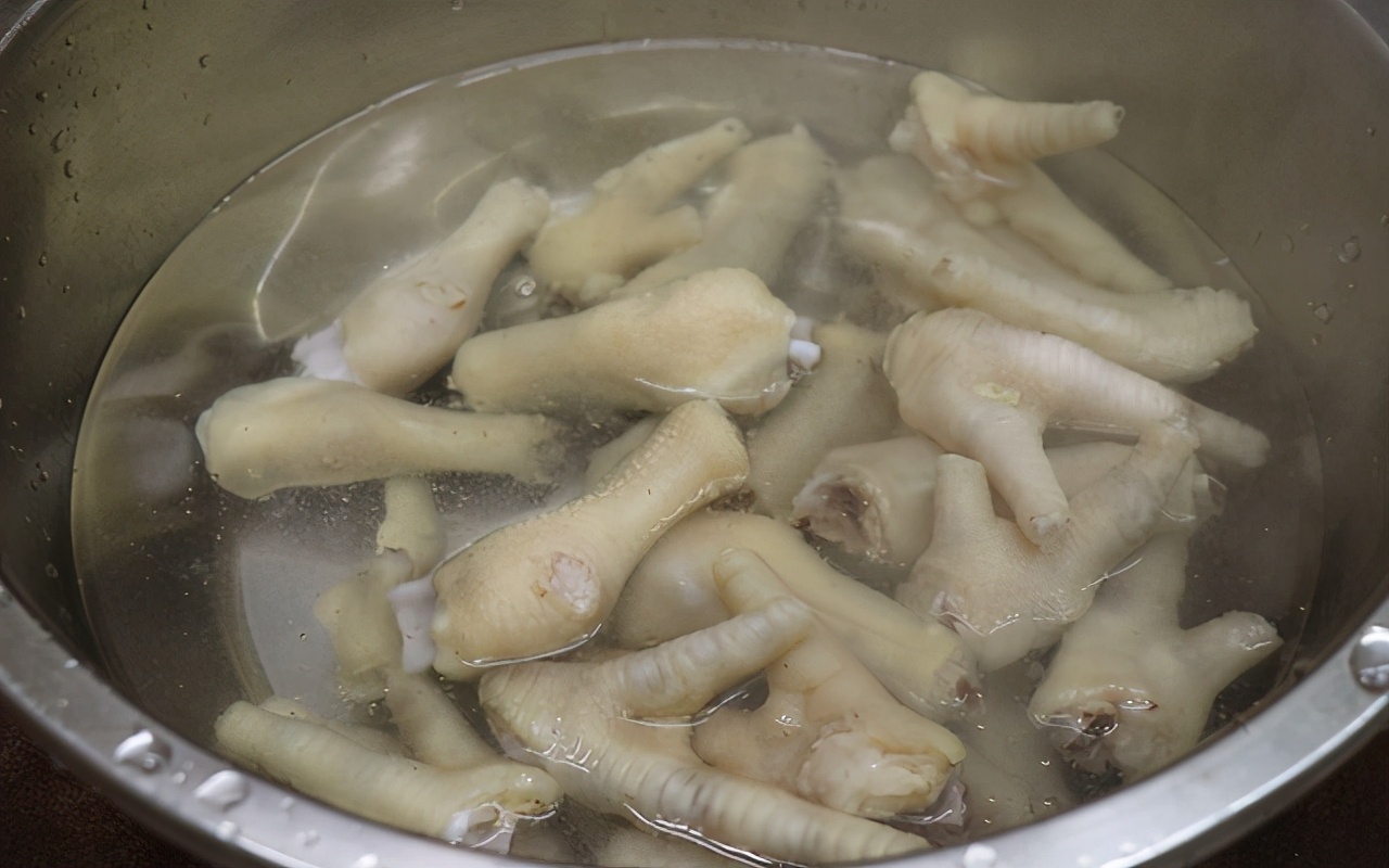 大厨教你做家常麻辣鸡爪,大厨鸡爪家常做法大全