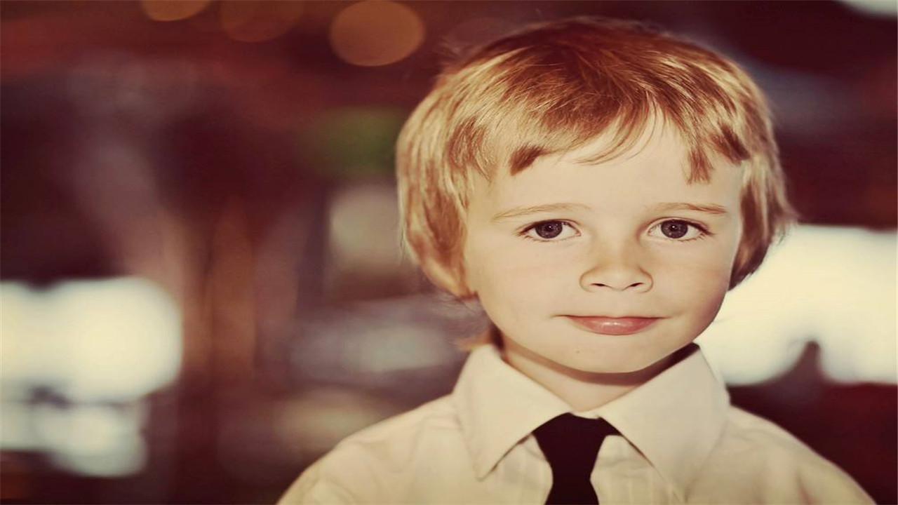 儿子性格是娘娘腔怎么办,怎么纠正娘娘腔男孩的行为