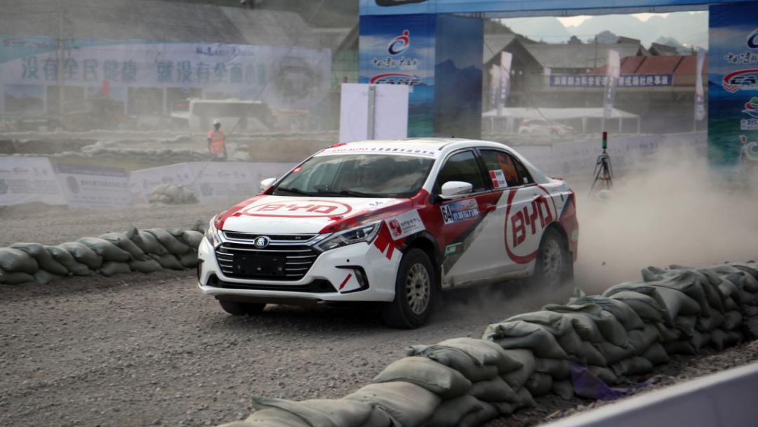 飞沙走石之间比亚迪秦ProDMCRC张掖站首秀
