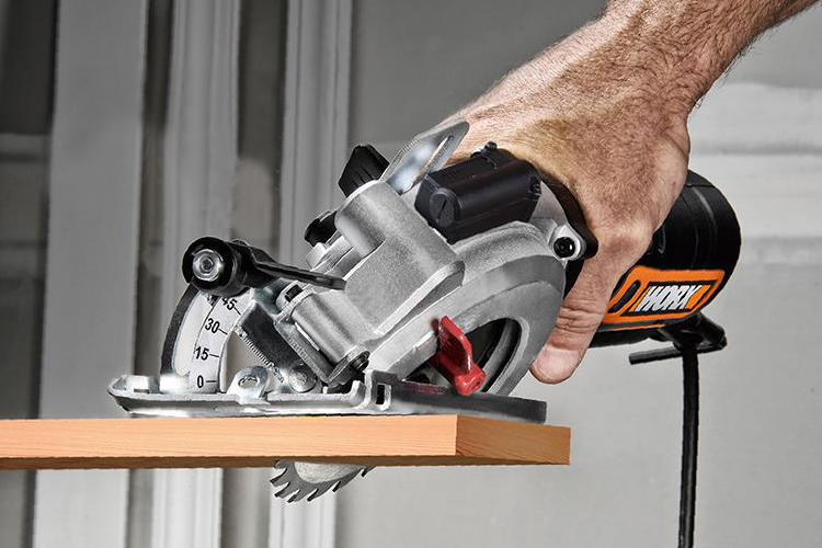 “锯”绝伐木累！其实只要四步就能挑选出来一把完美的电圆锯