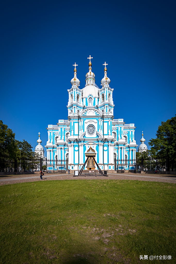 斯莫尔尼修道院主教,斯莫尔尼宫的宫殿