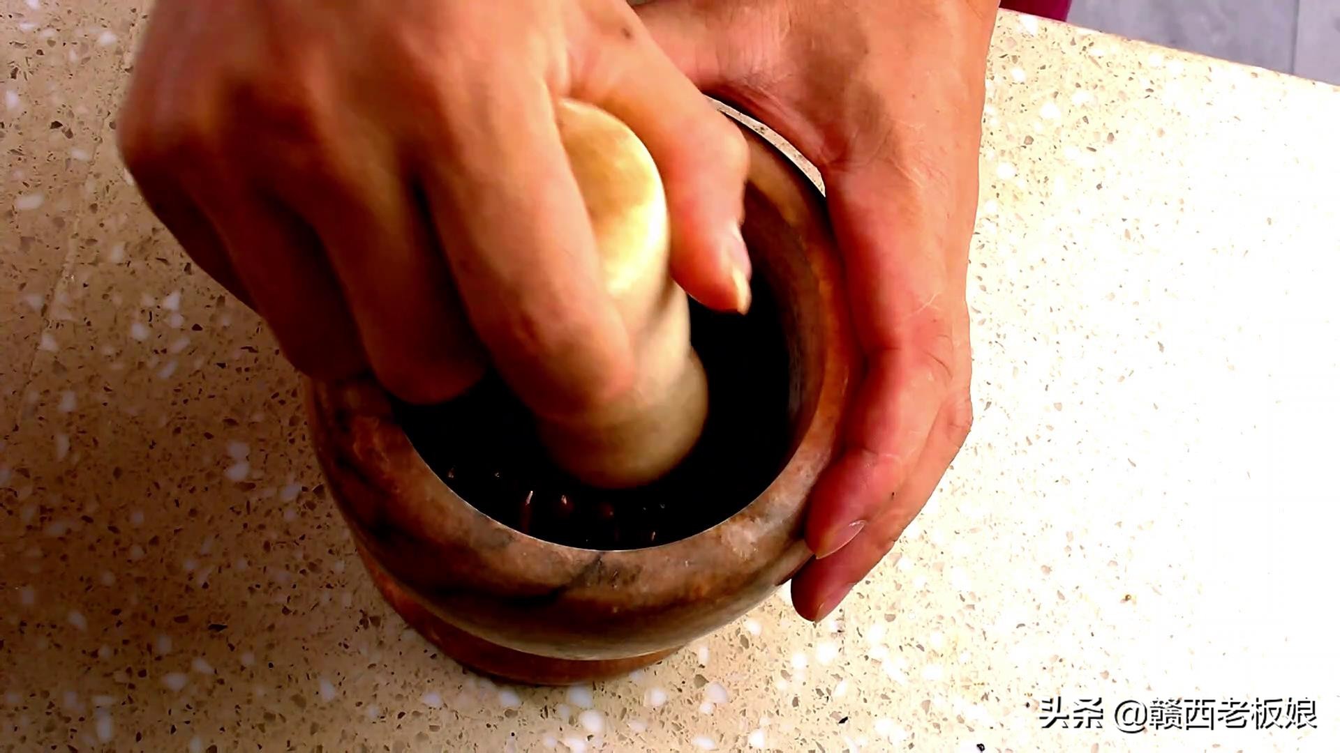 茄子吃不完晒干的教程,茄子买多了吃不完该怎么做