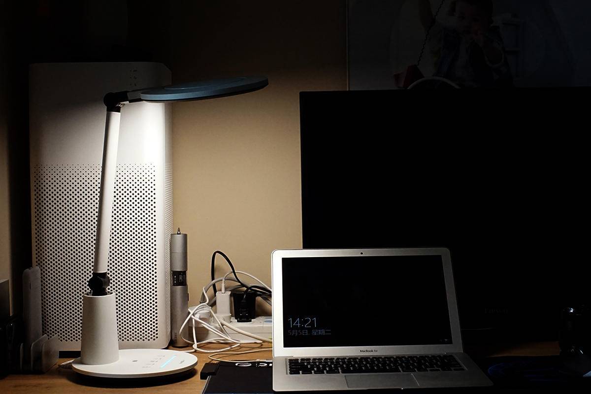 护眼台灯点评,宜美护眼台灯推荐