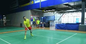 最简单的接杀技巧,足球过人中的四两拨千斤讲解