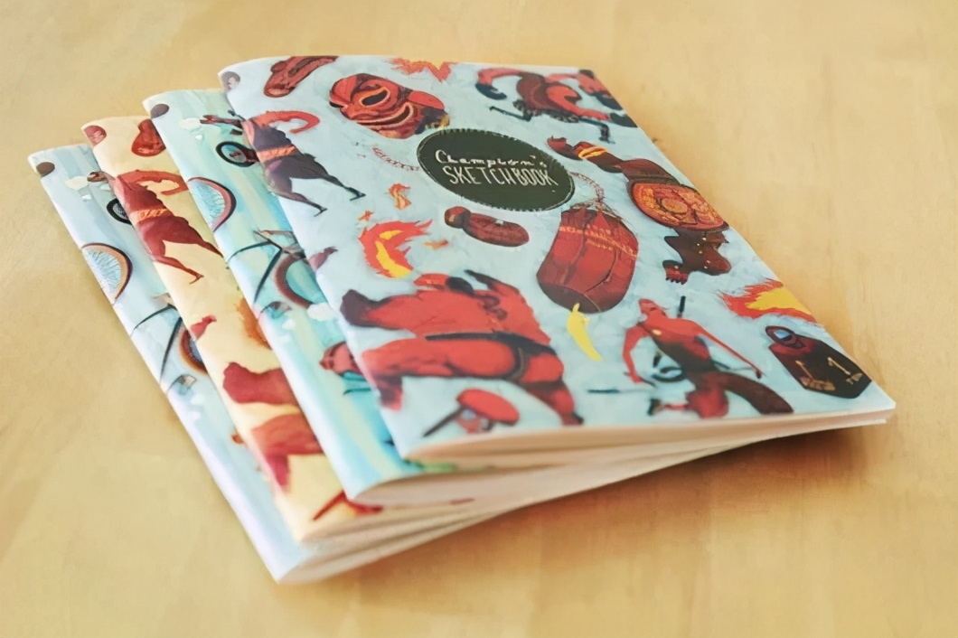 数字媒体艺术用的笔记本电脑,苹果笔记本艺术字体