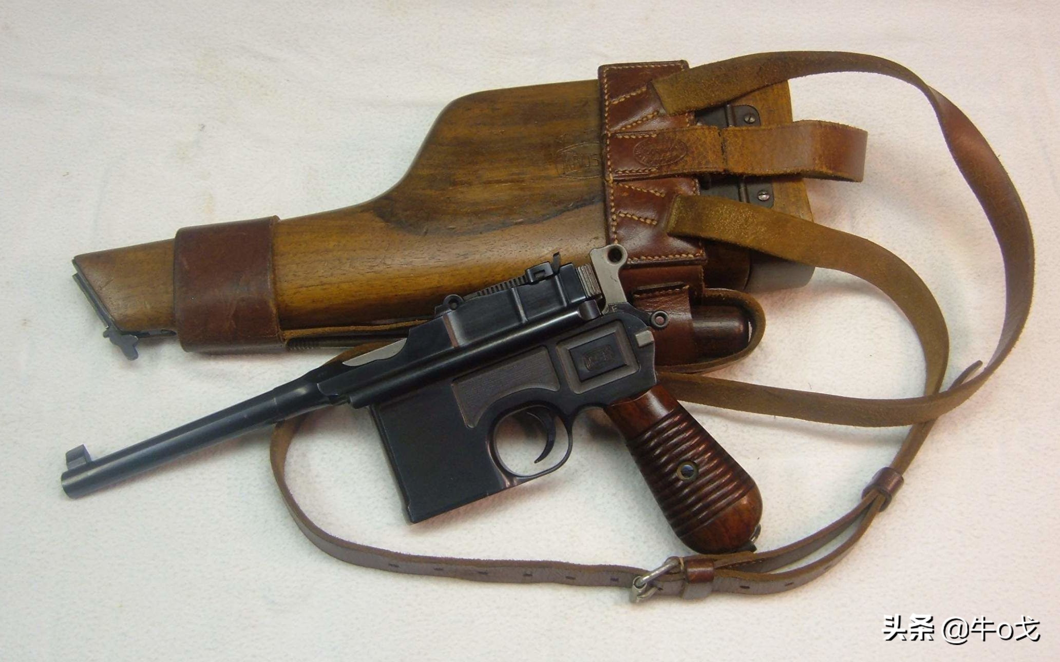 驳壳枪枪托是什么材质,驳壳枪木质套和皮套的区别