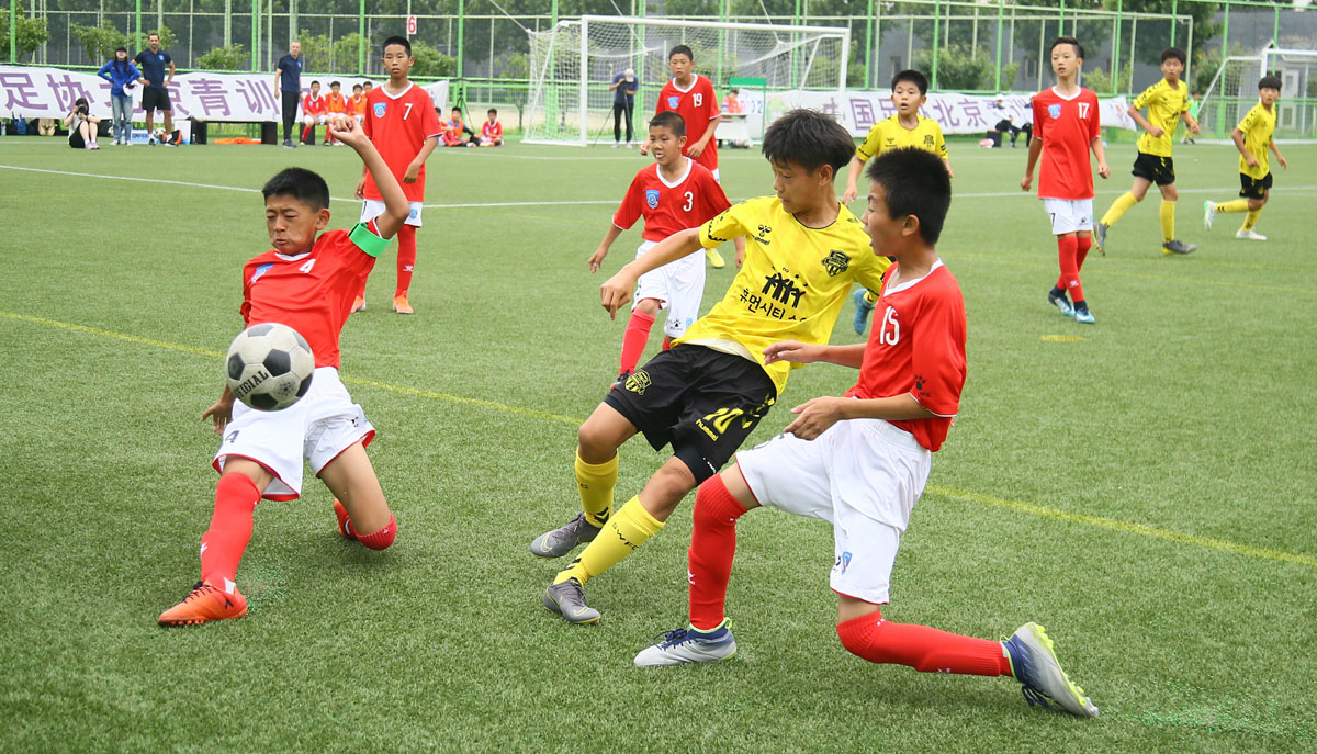中韩国际青少年足球交流训练营,中韩足球青训比赛