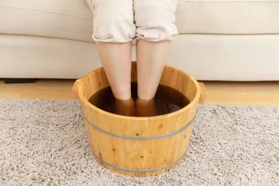 鞋子有脚汗怎么去除,穿拖鞋汗脚脚臭最有效的方法