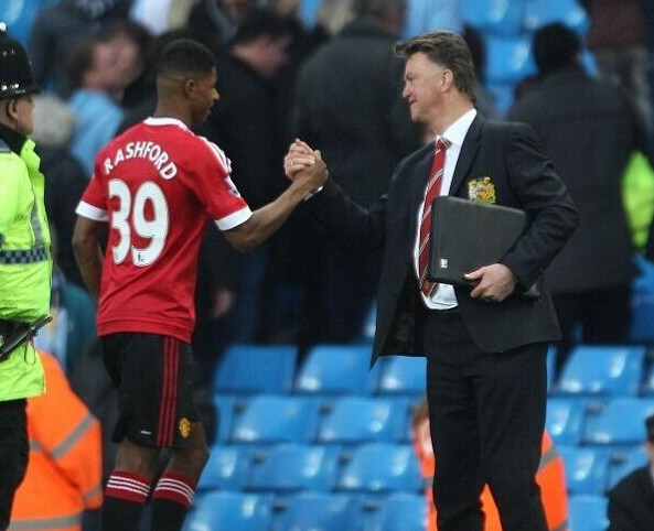 老帅虽无冠却为曼联打下了基础,只对他们来劲,下课也合情合理