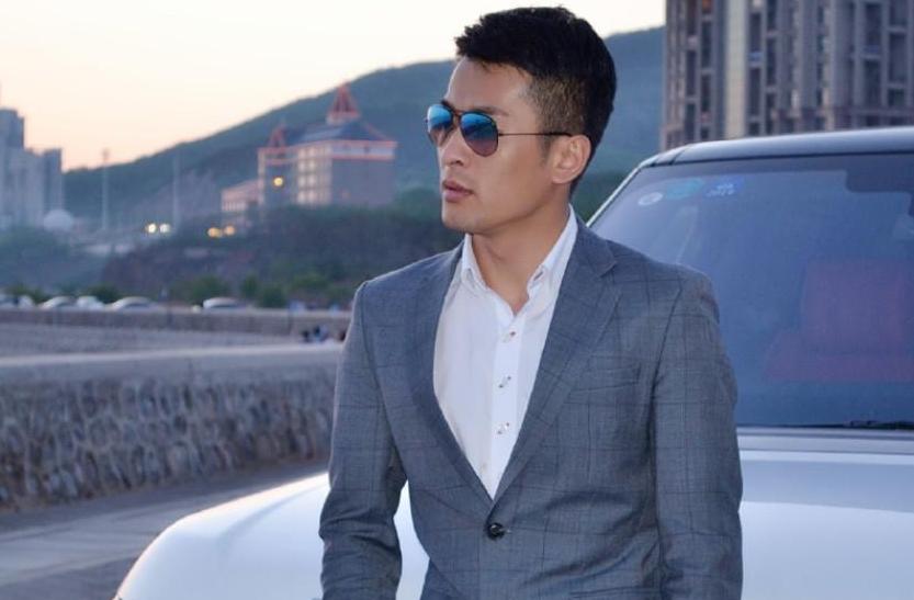 天佑称该叫辛巴老板，见面要将对方当大哥，网曝辛巴一年净赚上亿