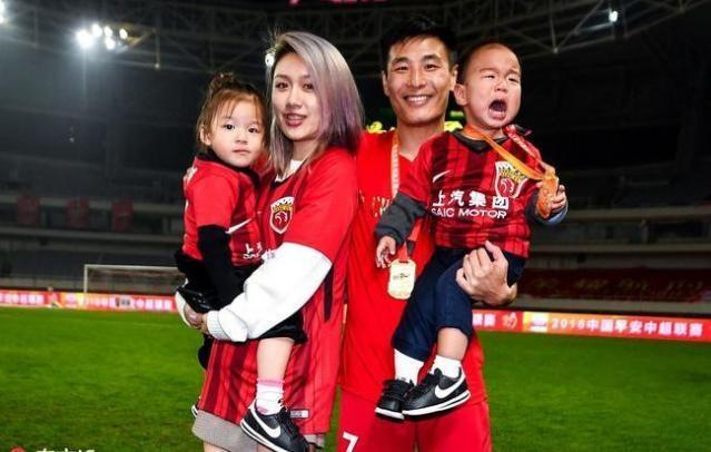 温暖！武磊发《周记》谈起国足，并感慨徐指导异国他乡为他庆生