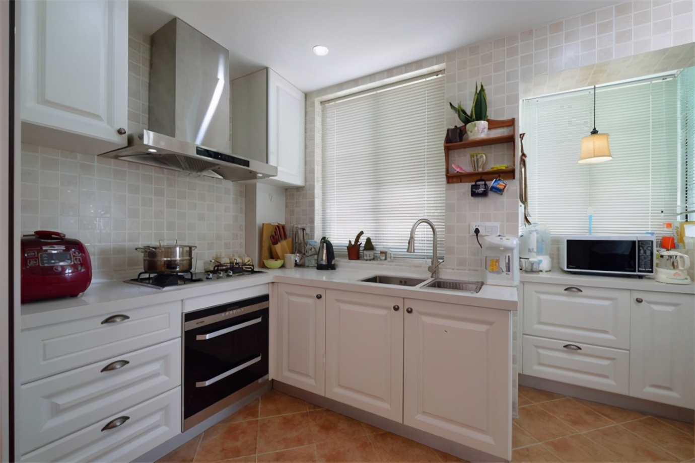 厨房石膏板吊顶如何防油污,厨房石膏板吊顶隐患