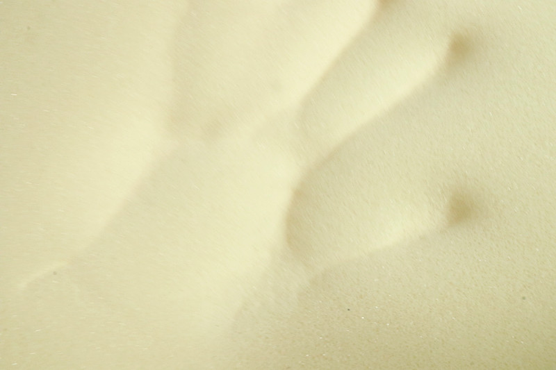 网上买记忆棉床垫注意什么,记忆棉床垫味道特大正常吗