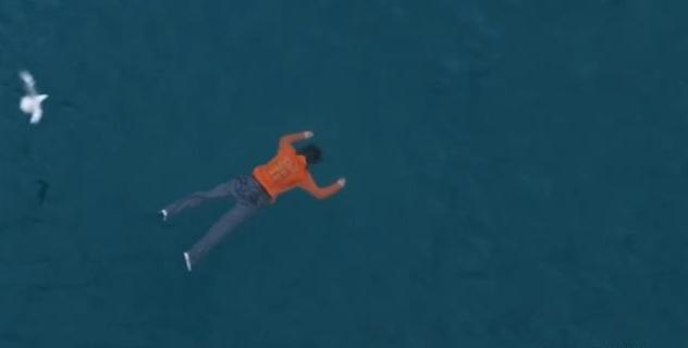 女子被不明怪物侵袭,被不明生物侵入身体