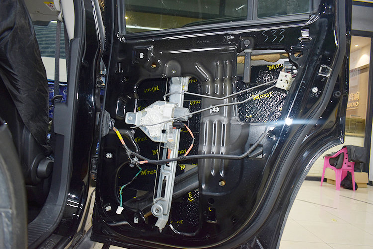 佛山首指-大能汽车隔音，吉普汽车隔音改装大能、大麦隔音除异味