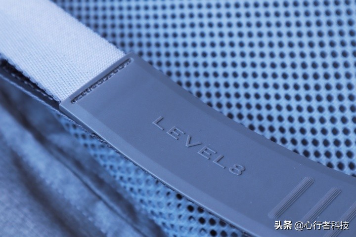 简约有范儿地平线8号行李箱,地平线8号行李箱和小米90分行李箱