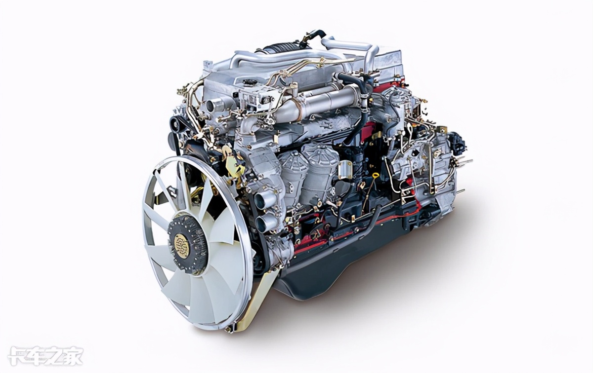 日野2代普罗菲亚重卡将引进中国，这满脸的镀铬装饰你喜欢吗？