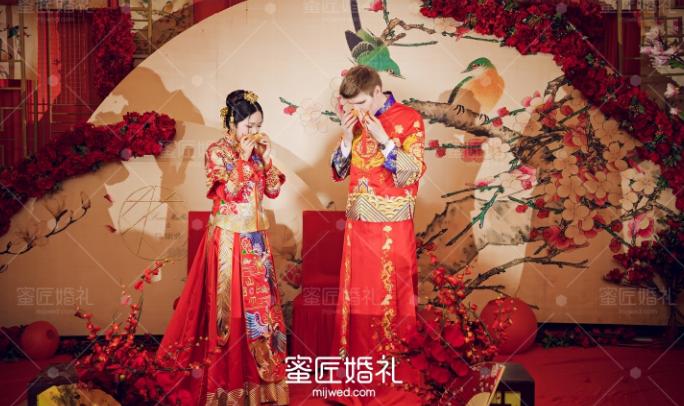 冬季蓝色系新中式婚礼现场布置,新中式婚礼自己布置最详细流程