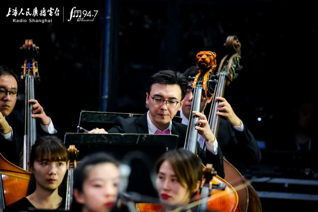 艺术赋能品质生活，提振城市消费信心。经典947辰山草地广播音乐节温暖收官