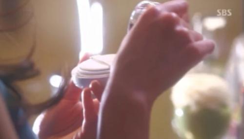 韩国vant36.5白瓷气垫测评,韩国moschino铆钉气垫