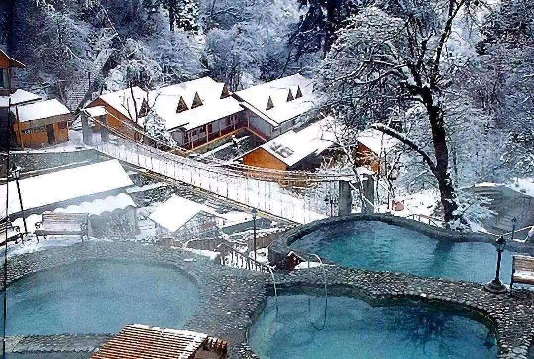 川西泡温泉看雪景,川西12月份最佳雪景泡温泉的地方