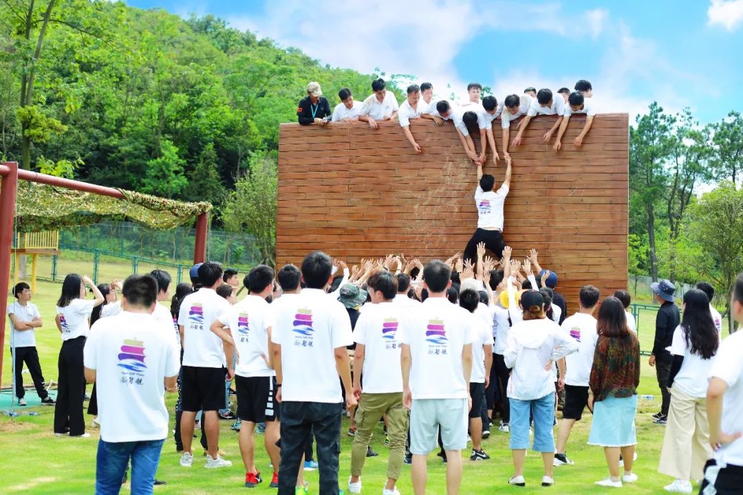 房车露营旅行推荐,自驾出游露营野炊房车营地