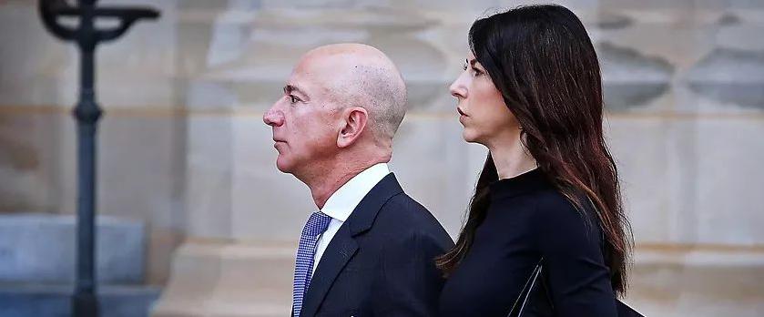 贝佐斯前妻有多少钱,贝索斯的现任妻子