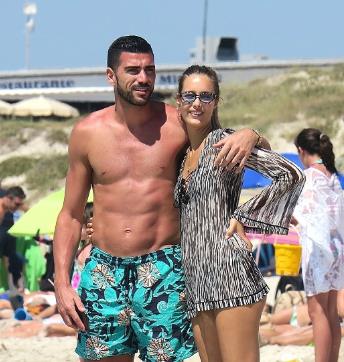 佩莱晒瓦尔加美照,佩莱和佩嫂的视频