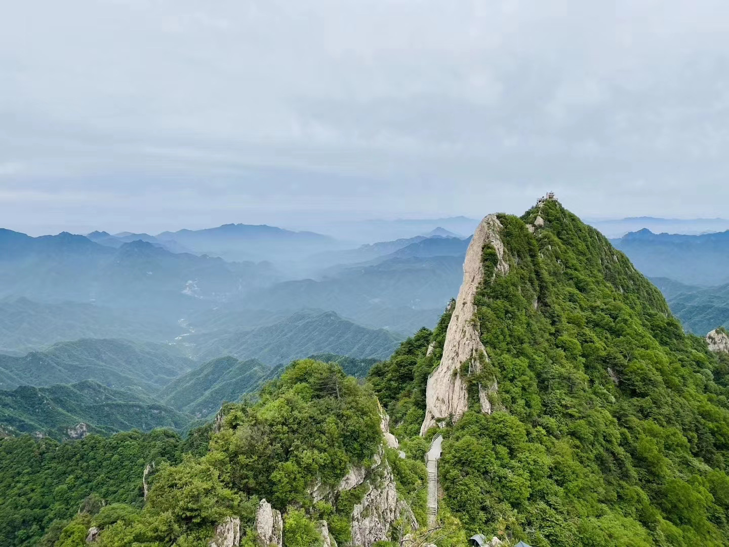不负初夏好时光图片,亿恩科技登顶老君山觅道不输古人