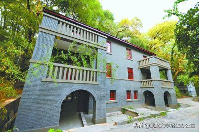 中国最美大学：坐拥26栋“全国重点*物文**保护单位”，走出上百位院士！