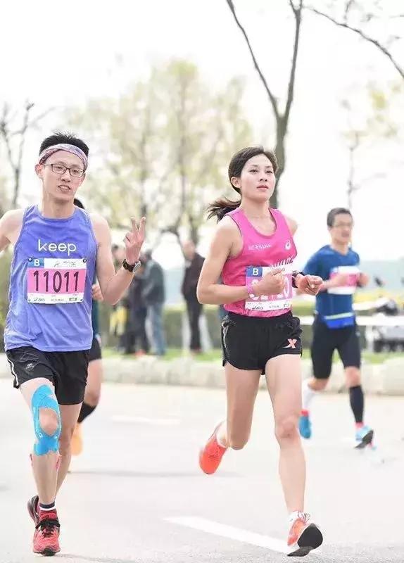 女子马拉松全马中国第一名,全马女生跑了37公里马拉松
