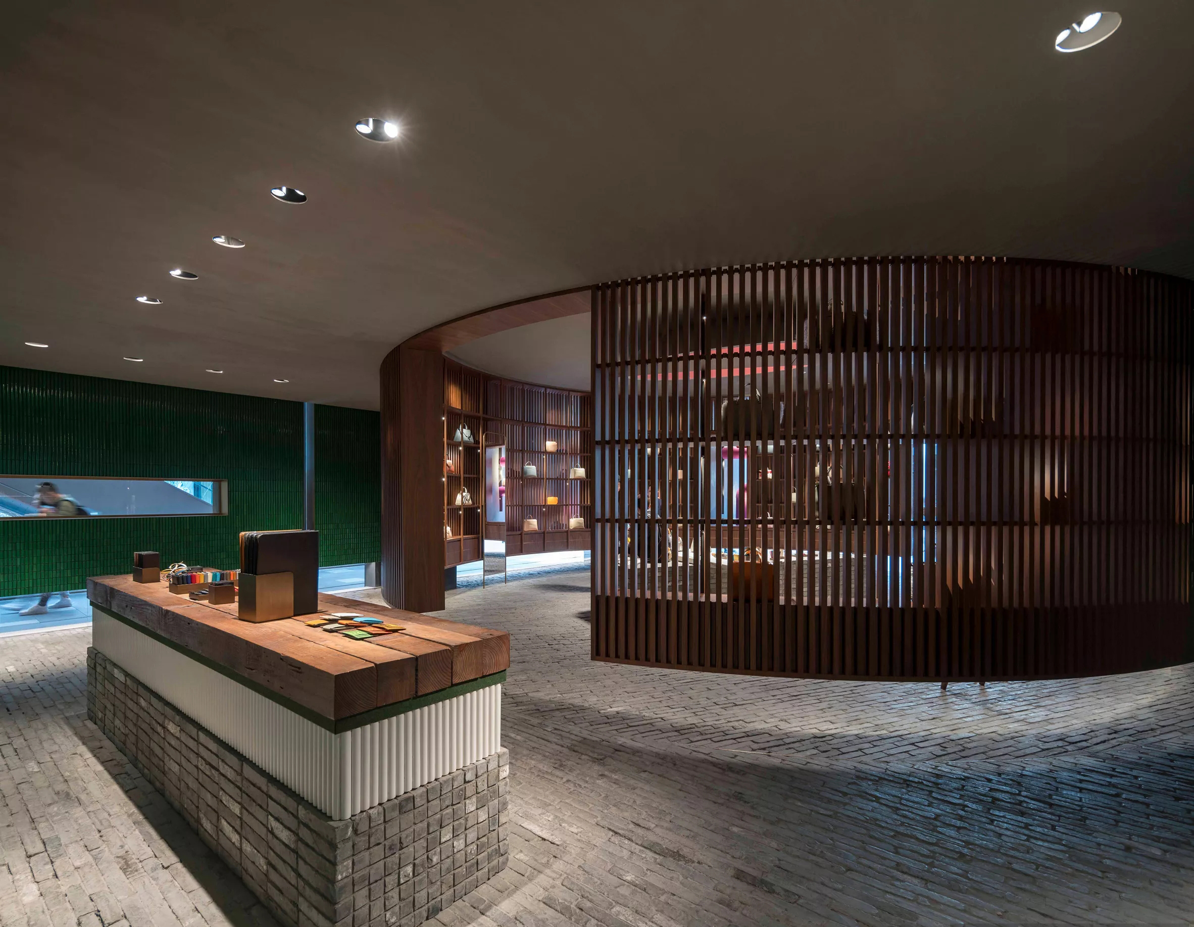 包包奢侈品店铺装修风格,新颖的店面装修效果图