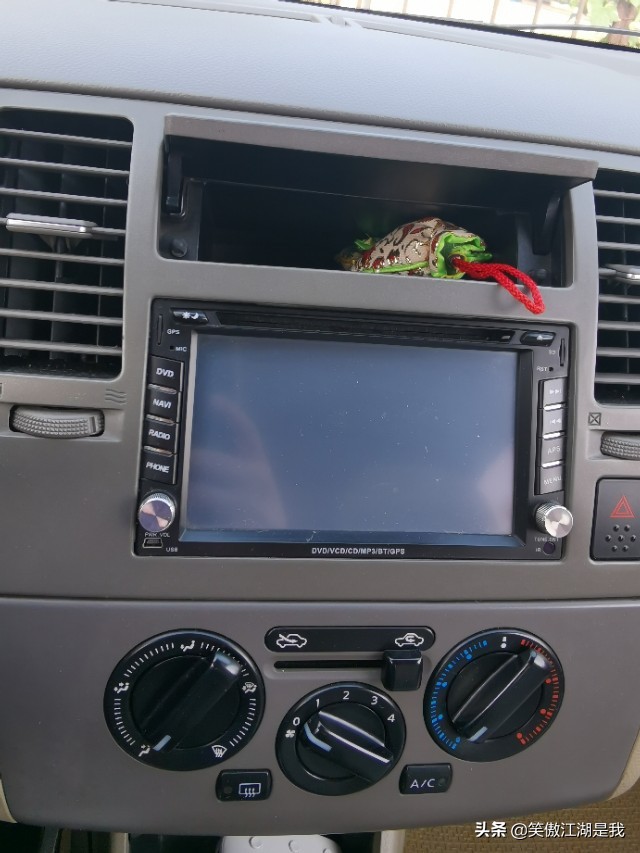 一万多的日产骐达两厢,中山一万多日产骐达