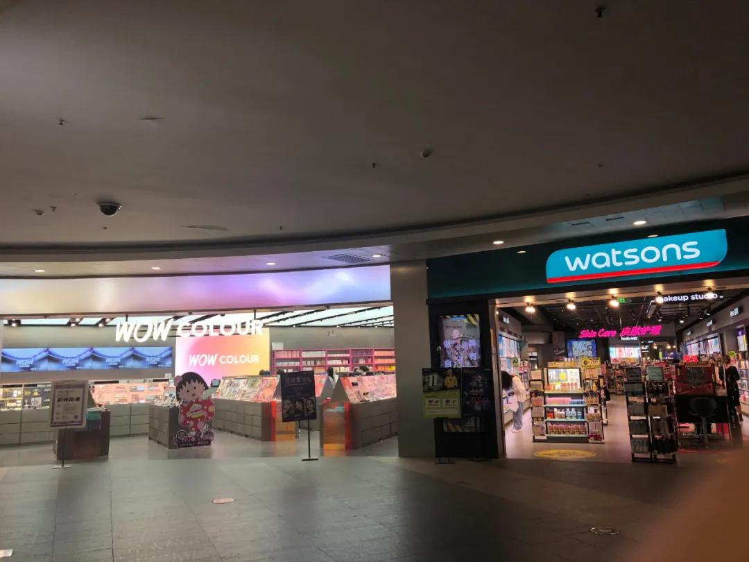 同样是嘴碎，屈臣氏导购为什么会输给李佳琦？