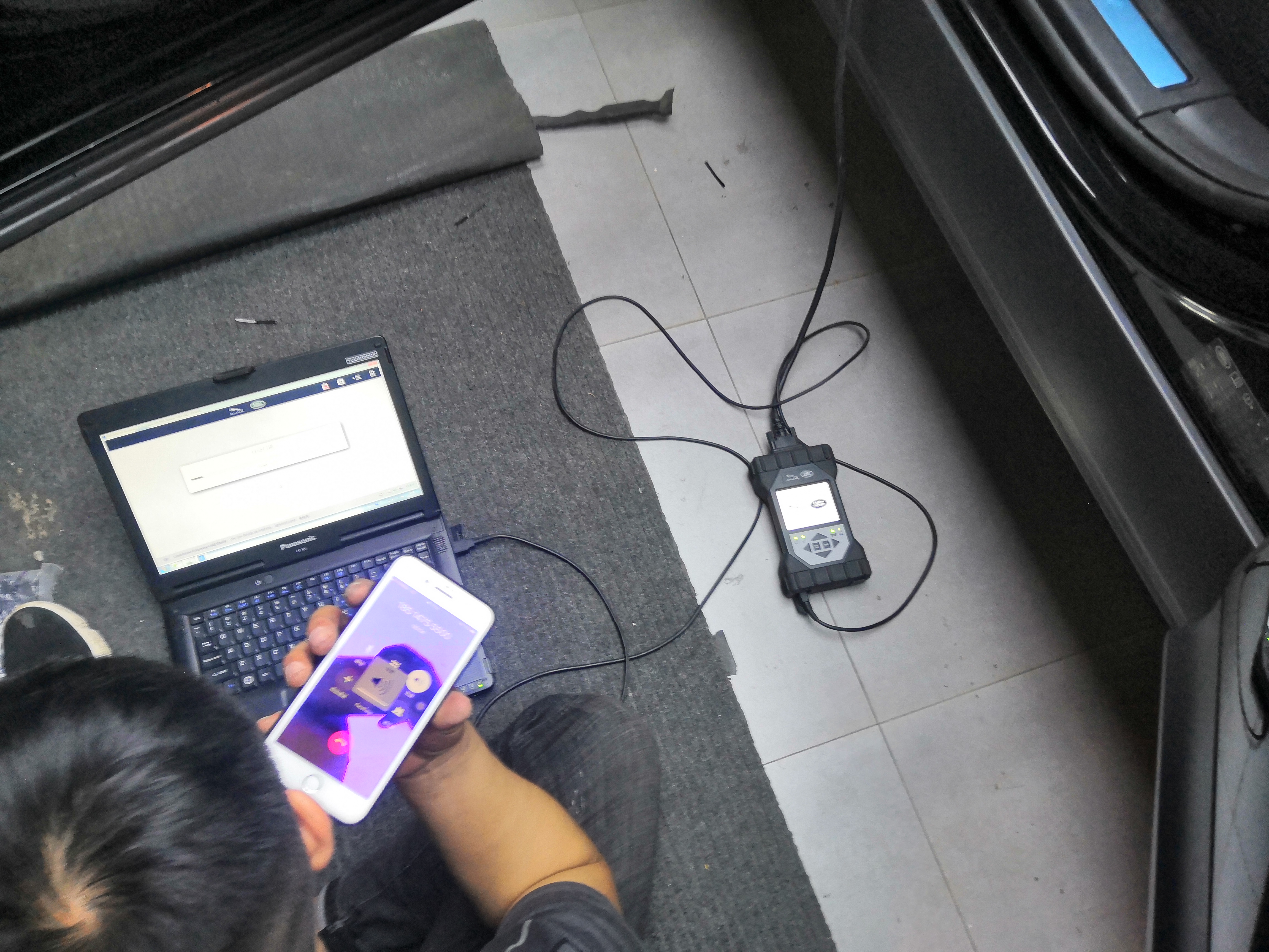 路虎发现5新款suv,路虎发现五迎宾电动踏板