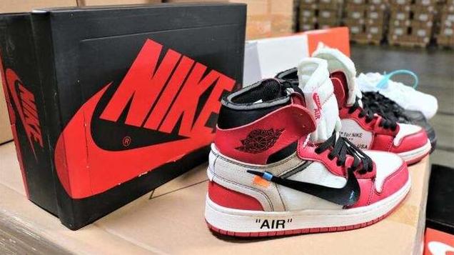 假的耐克是什么样子的,假耐克该怎么把它搞成真耐克