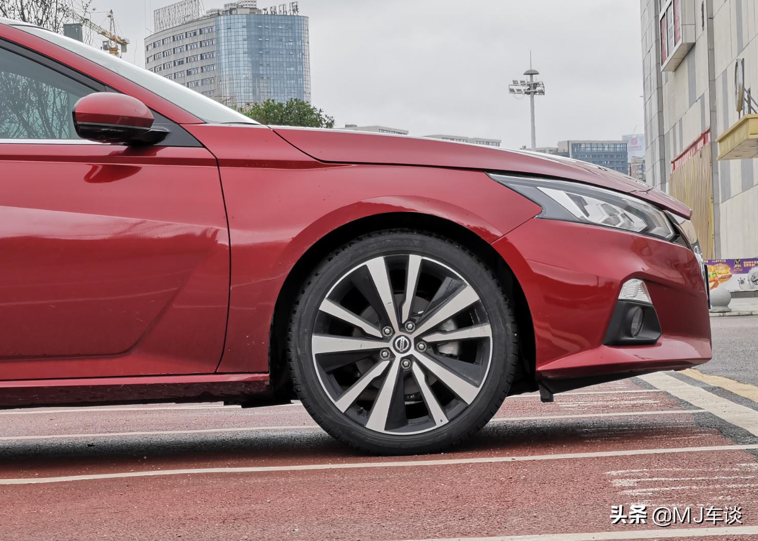 天籁2.0t要加多少机油,天籁vcturbo评测