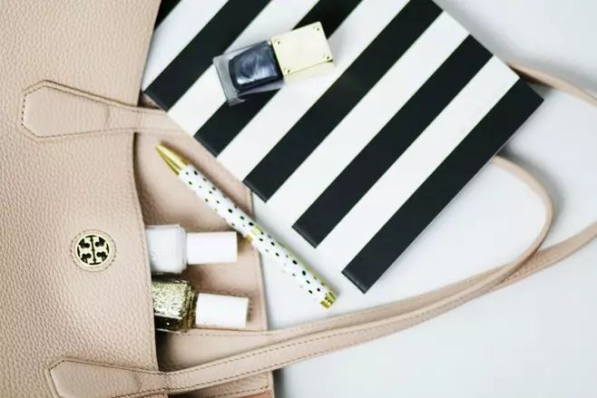 机场免税店真的便宜么,揭秘机场免税店真的便宜吗