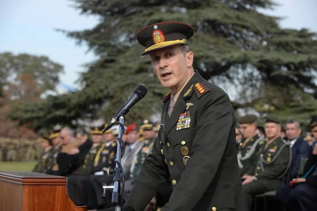 隔离在家把阿根廷军衔发到了朋友圈,都夸梅西祖国的设计师有灵感