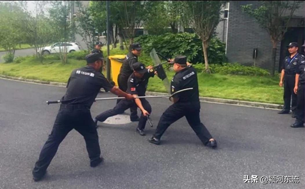 为什么学校保安工资低,上海保安工资高的原因