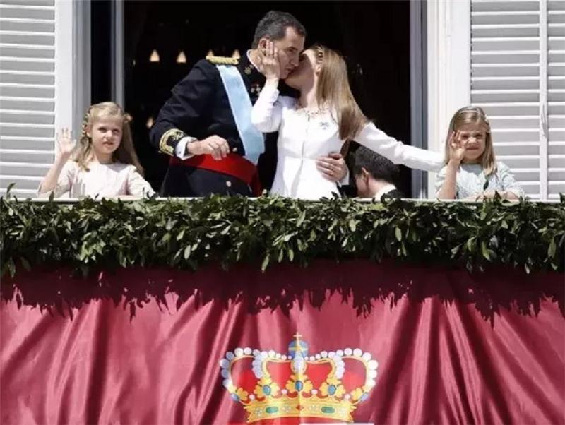 欲戴其冠必承其重韩剧,西班牙王室穿zara