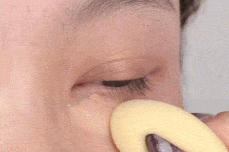 熬夜引起的泪沟黑眼圈能消失么,万年黑眼圈眼袋泪沟怎么遮瑕