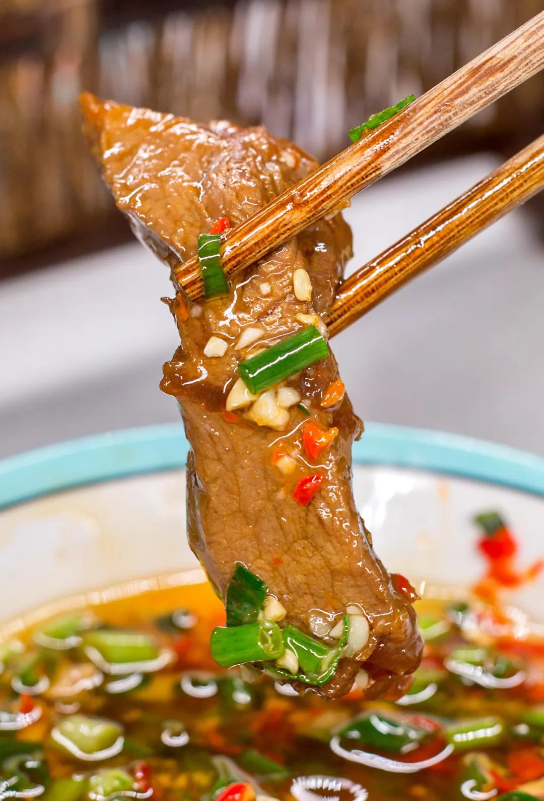 成都前十名好吃的牛排火锅,地道的牛排火锅吃起来贼过瘾