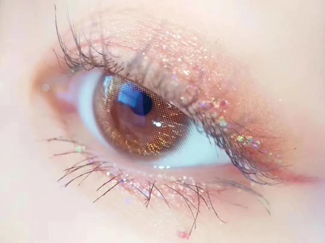 美瞳哪个牌子好用又舒服,推荐舒服又好看的美瞳