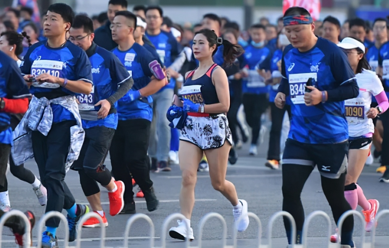 今天你们的朋友圈被刷屏了吗,今天的朋友圈被这几个字霸屏了