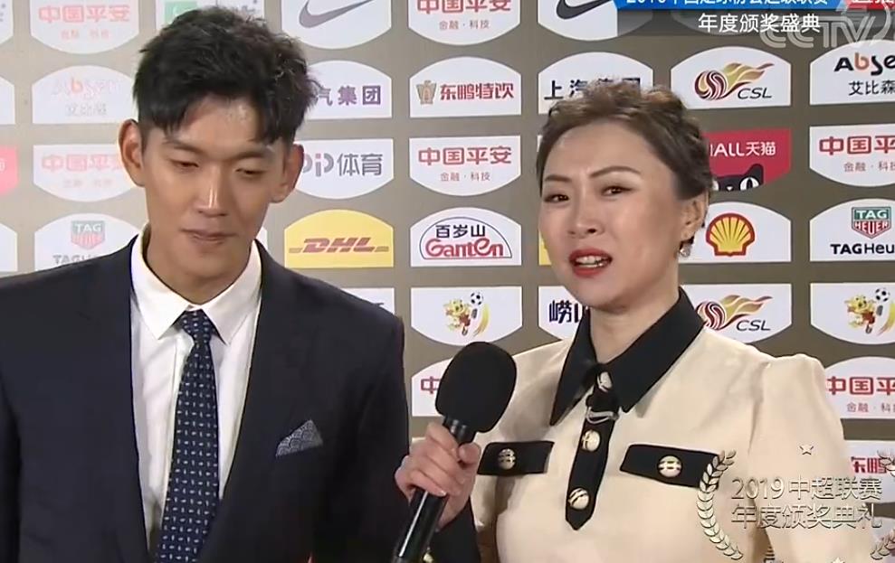 足协深夜发声惹争议引球迷不满,引起球迷们对中国足协的激烈讨论