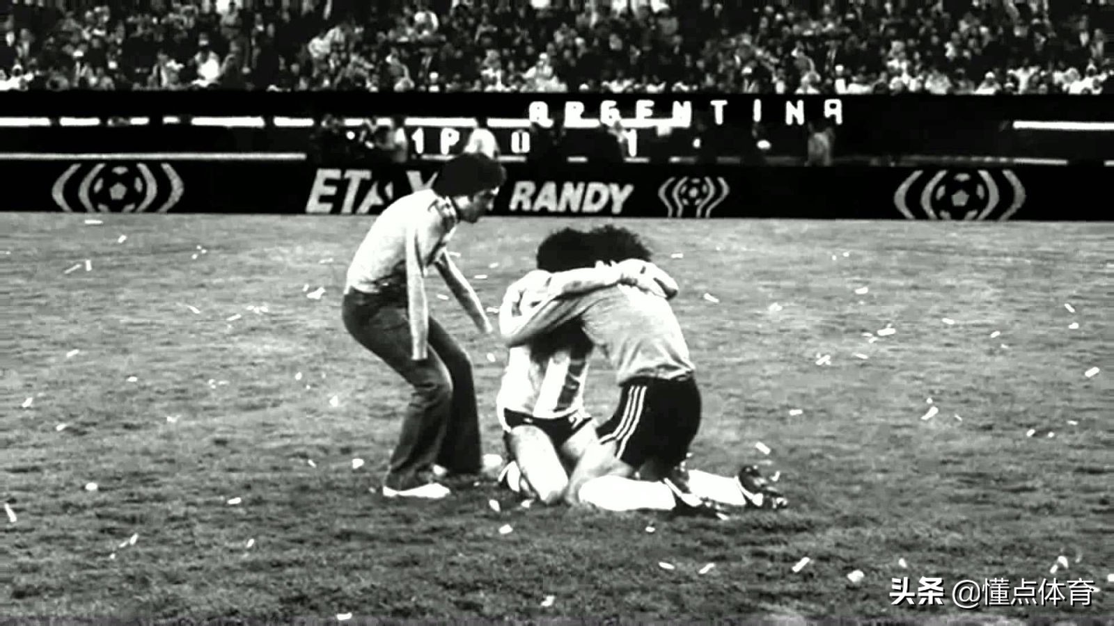 足球最难忘的视频,十大足球难忘瞬间