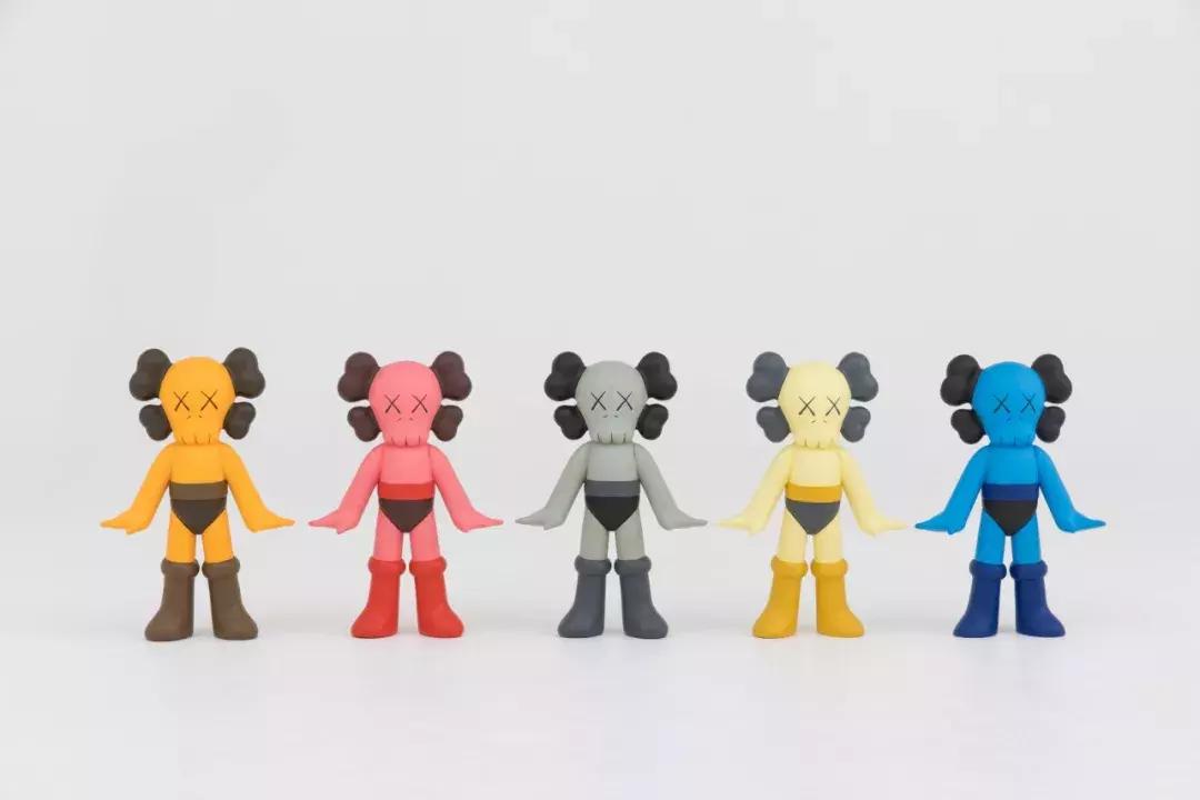 优衣库kaws为什么受欢迎,一件衣服卖了100元赚了25%