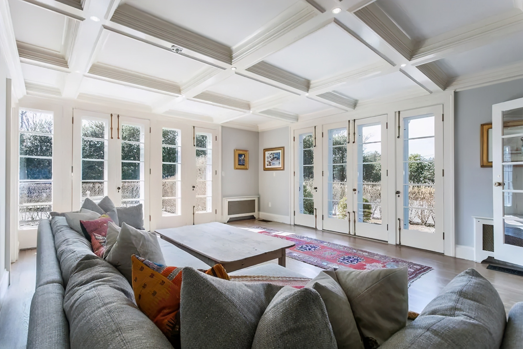 穿prada的时尚女魔头原型,穿prada的时尚女魔头