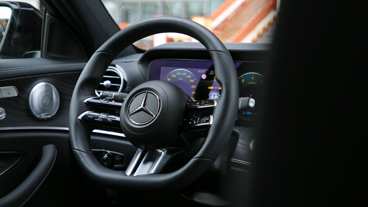 牛x摩托车评测,奔驰e260l2024款最新款动力试驾